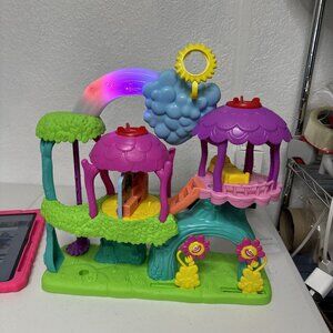 Fisher-Price Imaginext Trolls Lights & Sounds Rainbow Treehouse